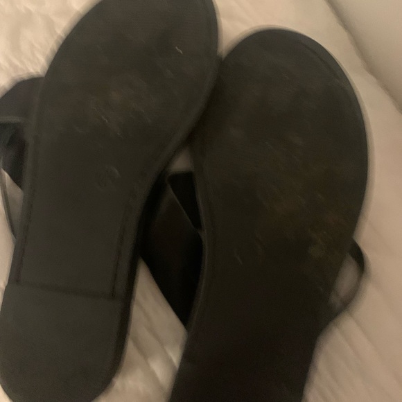 black criss cross sandals - Picture 3 of 3